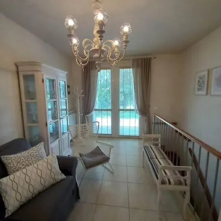 Apartment R.e.d. House