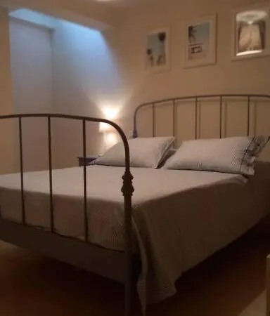 R.e.d. House Apartment