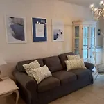 Апартаменты R.e.d. House *